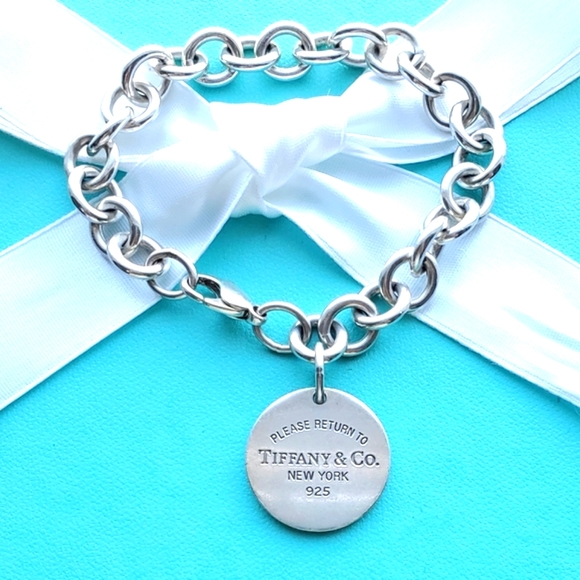 Round tag link bracelet